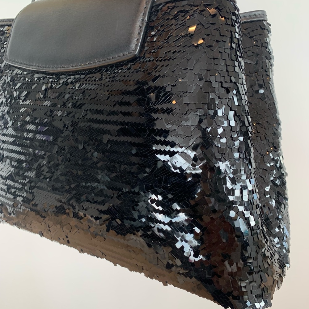 Louis Vuitton Capucines - Picture 12 of 17